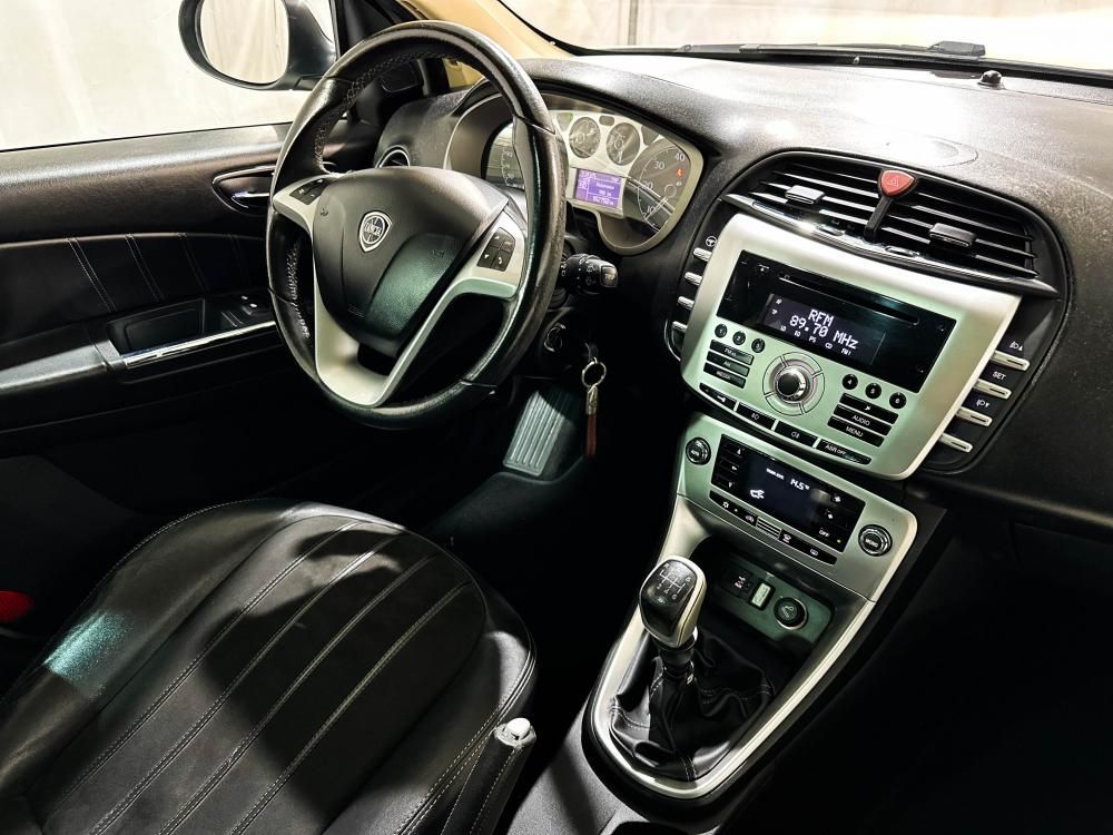 lancia-delta-2012-diesel-1598cc