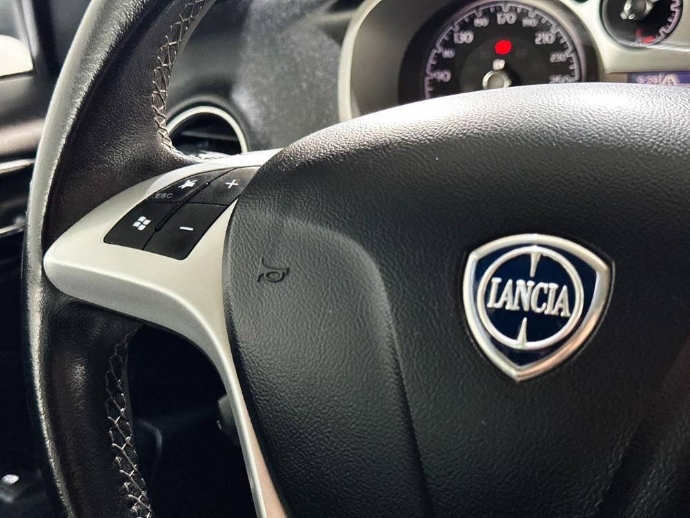 lancia-delta-2012-diesel-1598cc