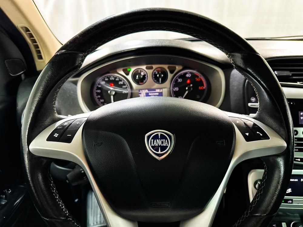 lancia-delta-2012-diesel-1598cc