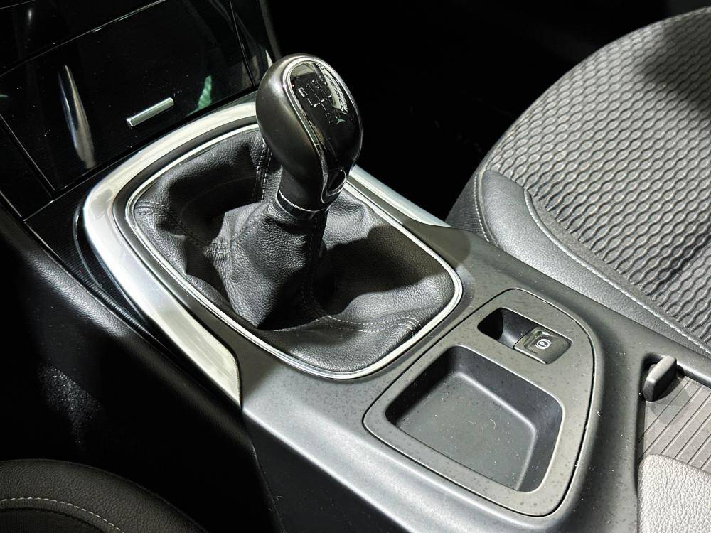 opel-insignia-2016-diesel-1598cc
