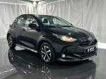 toyota-yaris-2023-hibrido-a-gasolina-1490cc