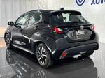 toyota-yaris-2023-hibrido-a-gasolina-1490cc