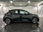 toyota-yaris-2023-hibrido-a-gasolina-1490cc