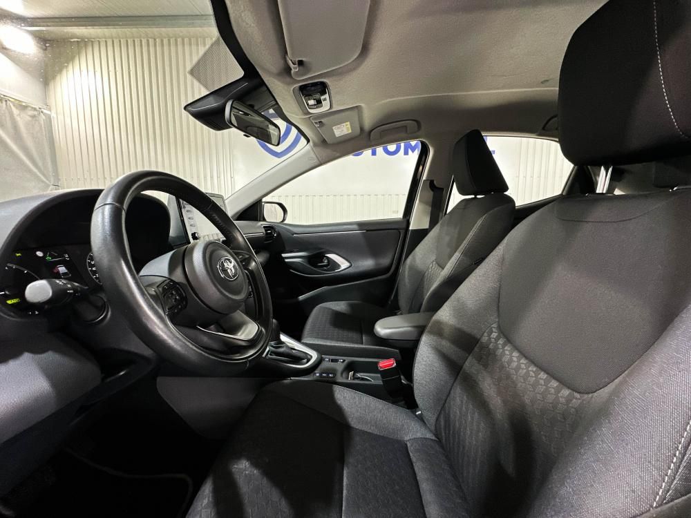 toyota-yaris-2023-hibrido-a-gasolina-1490cc