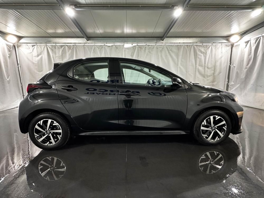 toyota-yaris-2023-hibrido-a-gasolina-1490cc