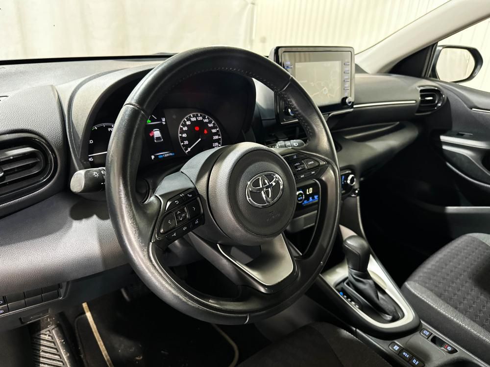 toyota-yaris-2023-hibrido-a-gasolina-1490cc
