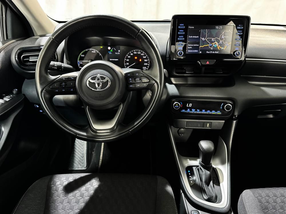 toyota-yaris-2023-hibrido-a-gasolina-1490cc
