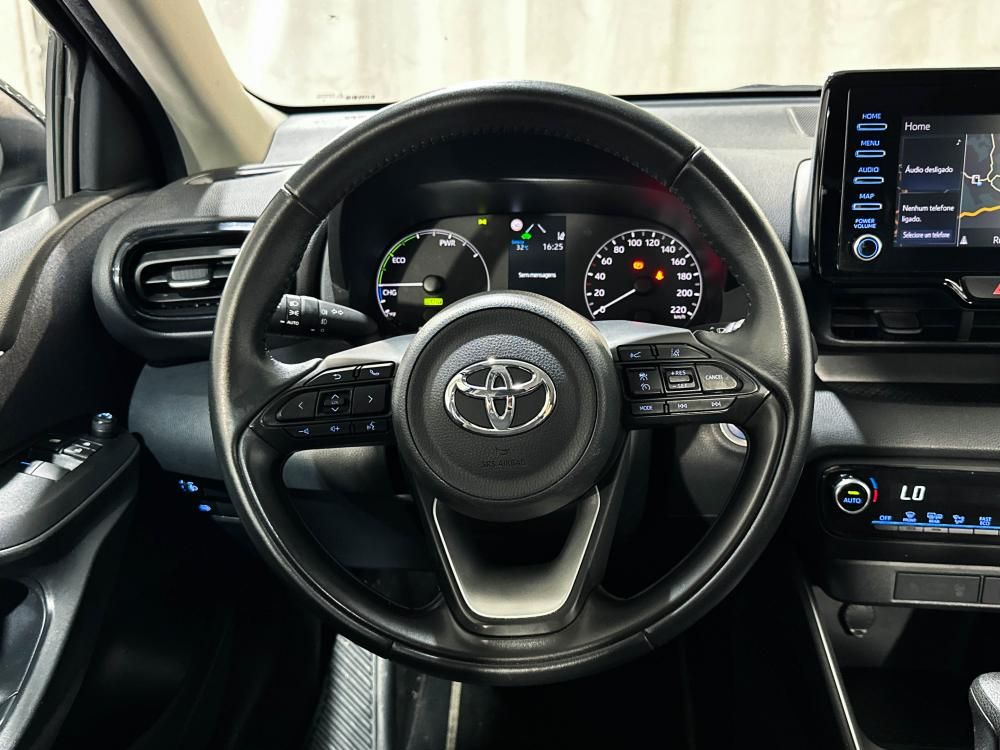 toyota-yaris-2023-hibrido-a-gasolina-1490cc