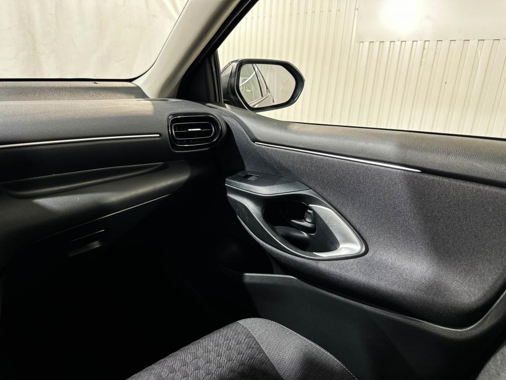 toyota-yaris-2023-hibrido-a-gasolina-1490cc