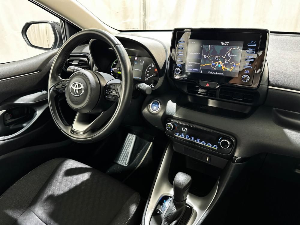 toyota-yaris-2023-hibrido-a-gasolina-1490cc