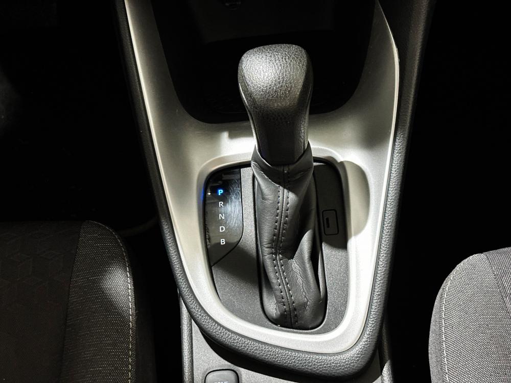 toyota-yaris-2023-hibrido-a-gasolina-1490cc