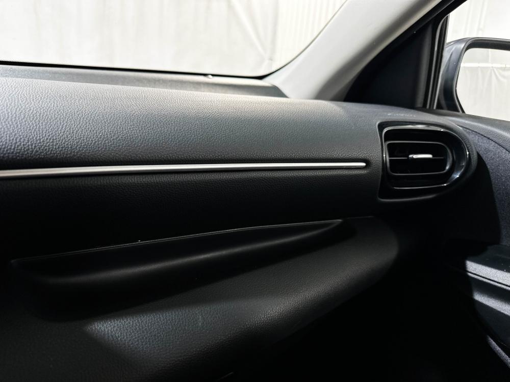 toyota-yaris-2023-hibrido-a-gasolina-1490cc