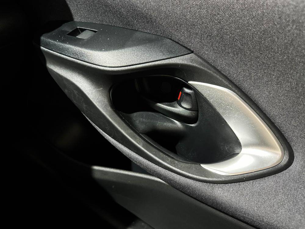 toyota-yaris-2023-hibrido-a-gasolina-1490cc