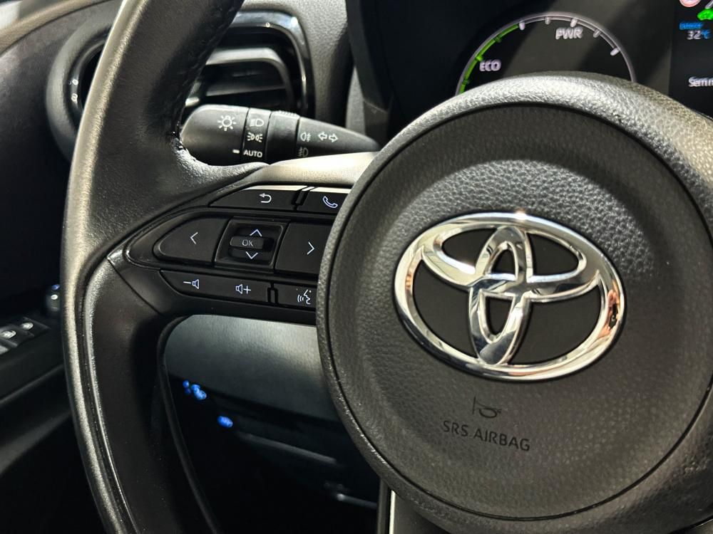 toyota-yaris-2023-hibrido-a-gasolina-1490cc