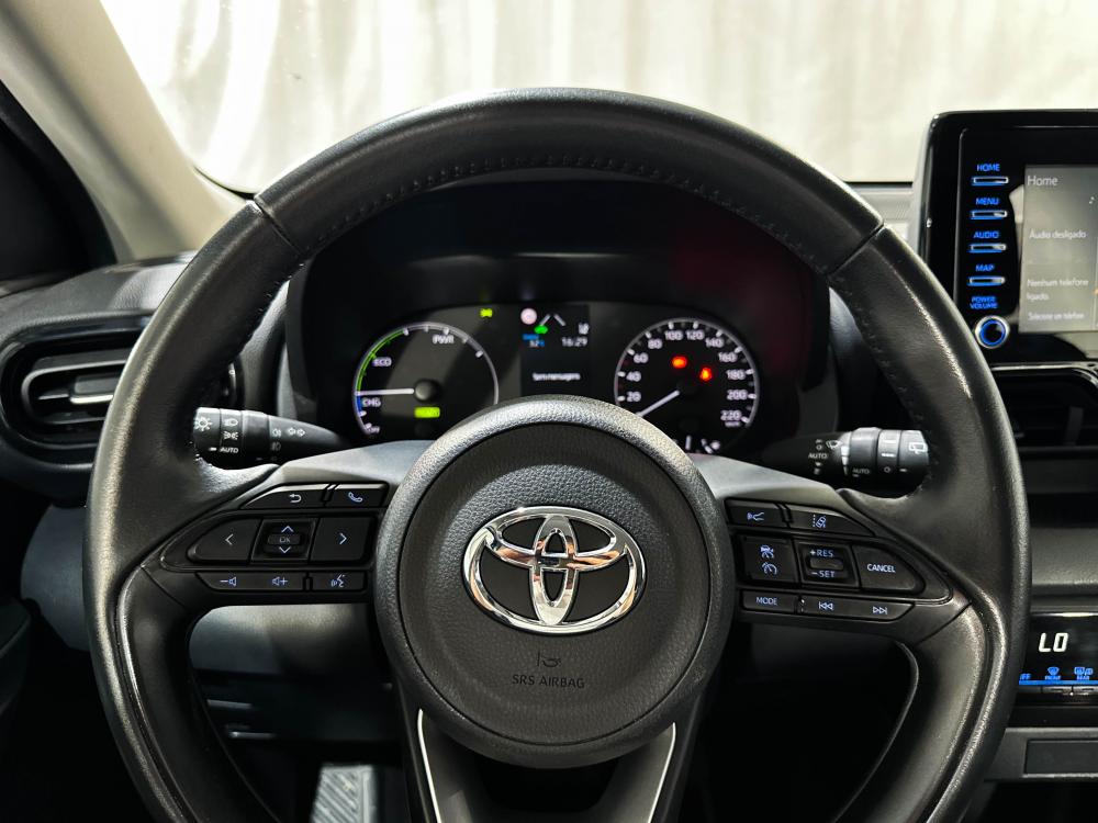toyota-yaris-2023-hibrido-a-gasolina-1490cc