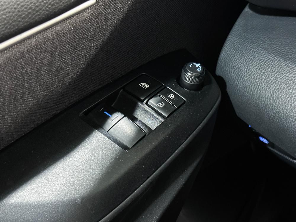toyota-yaris-2023-hibrido-a-gasolina-1490cc