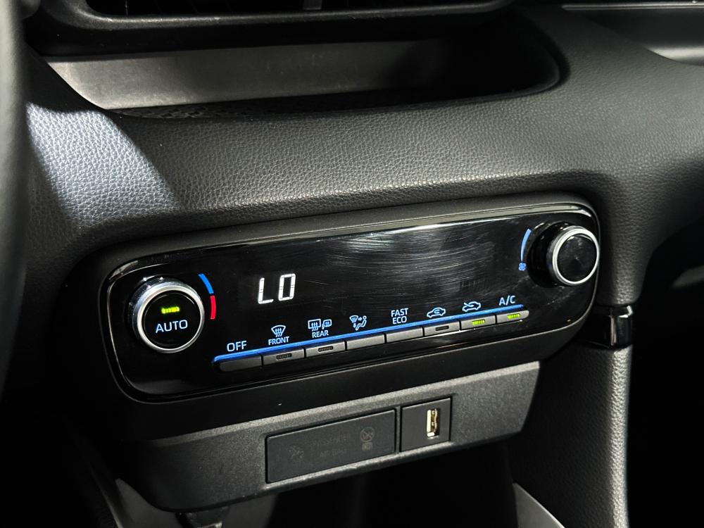 toyota-yaris-2023-hibrido-a-gasolina-1490cc