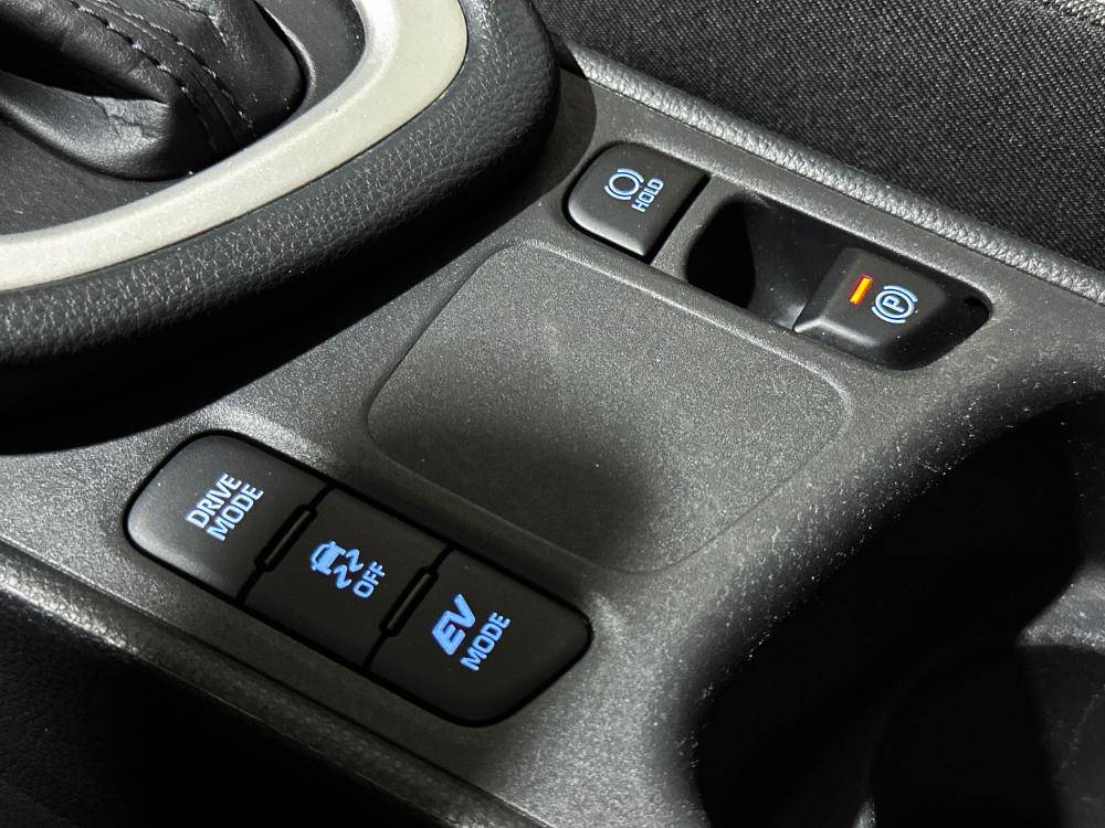toyota-yaris-2023-hibrido-a-gasolina-1490cc