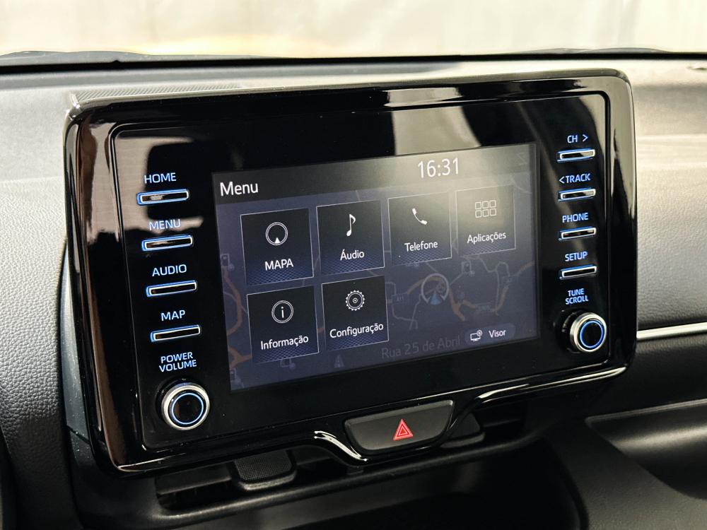 toyota-yaris-2023-hibrido-a-gasolina-1490cc