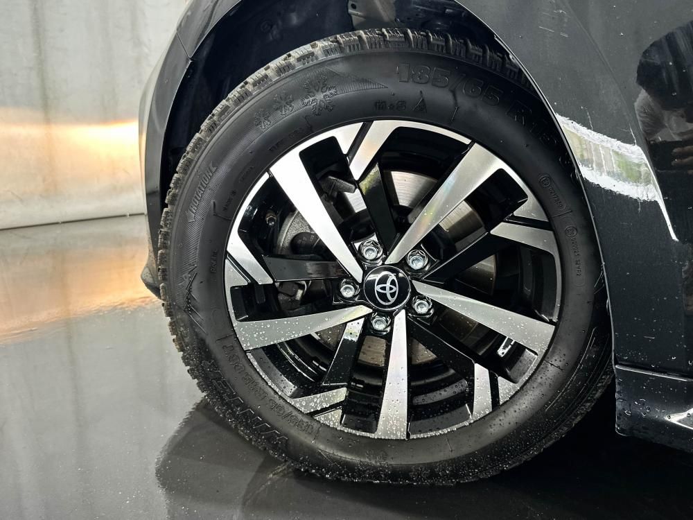 toyota-yaris-2023-hibrido-a-gasolina-1490cc