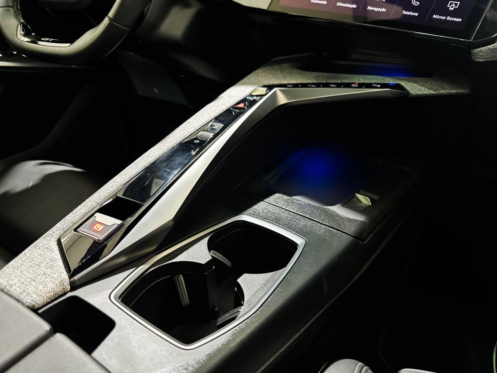 peugeot-e-3008-2024-eletrico-0cc