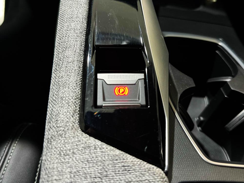 peugeot-e-3008-2024-eletrico-0cc