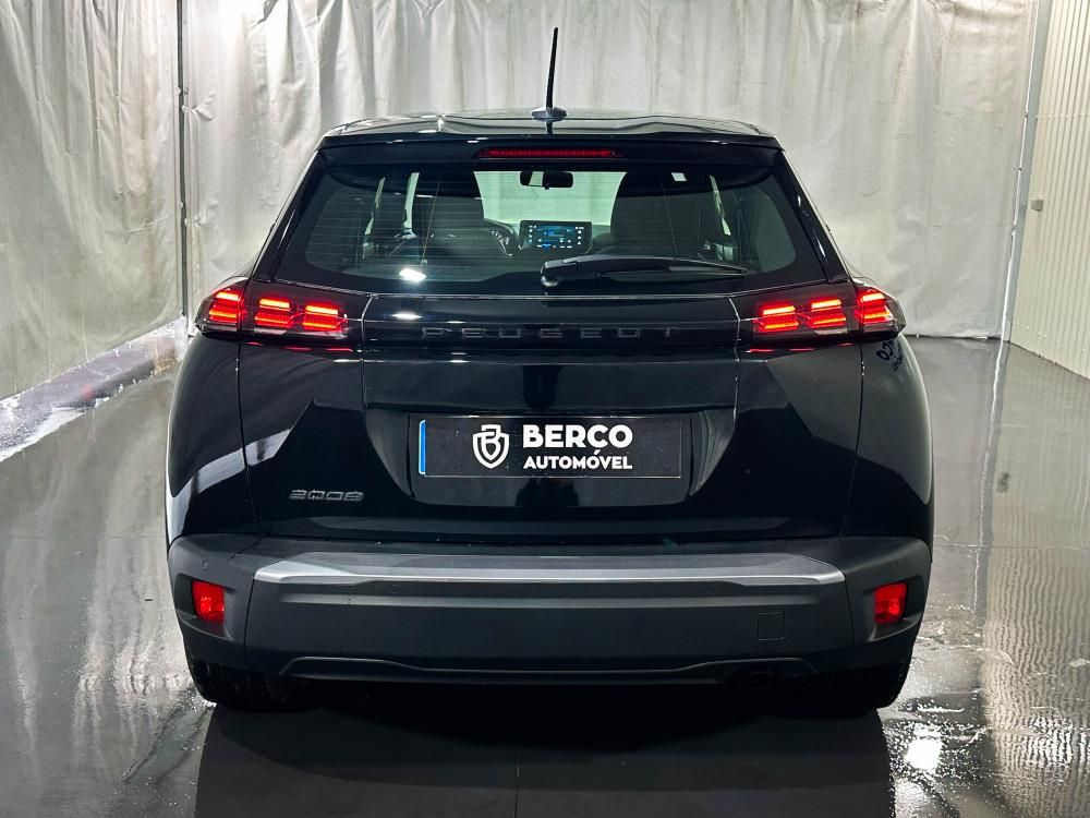 peugeot-2008-2023-gasolina-1199cc