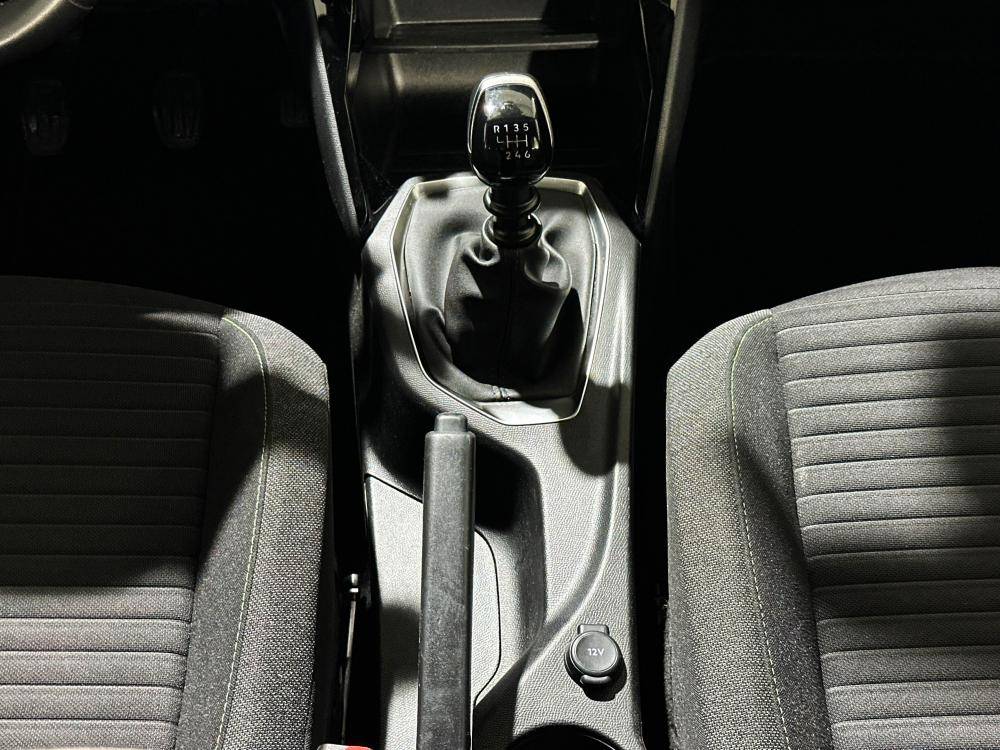 peugeot-2008-2023-gasolina-1199cc