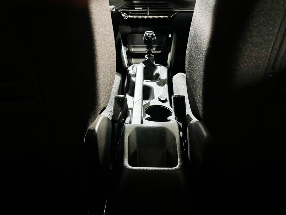 peugeot-2008-2023-gasolina-1199cc