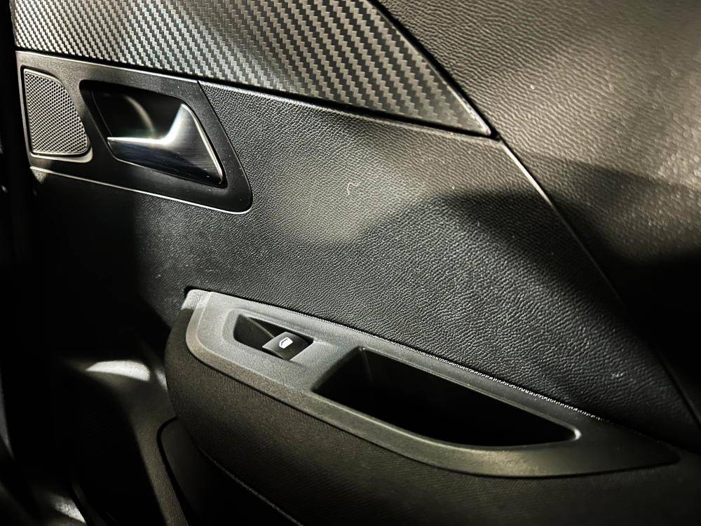 peugeot-2008-2023-gasolina-1199cc