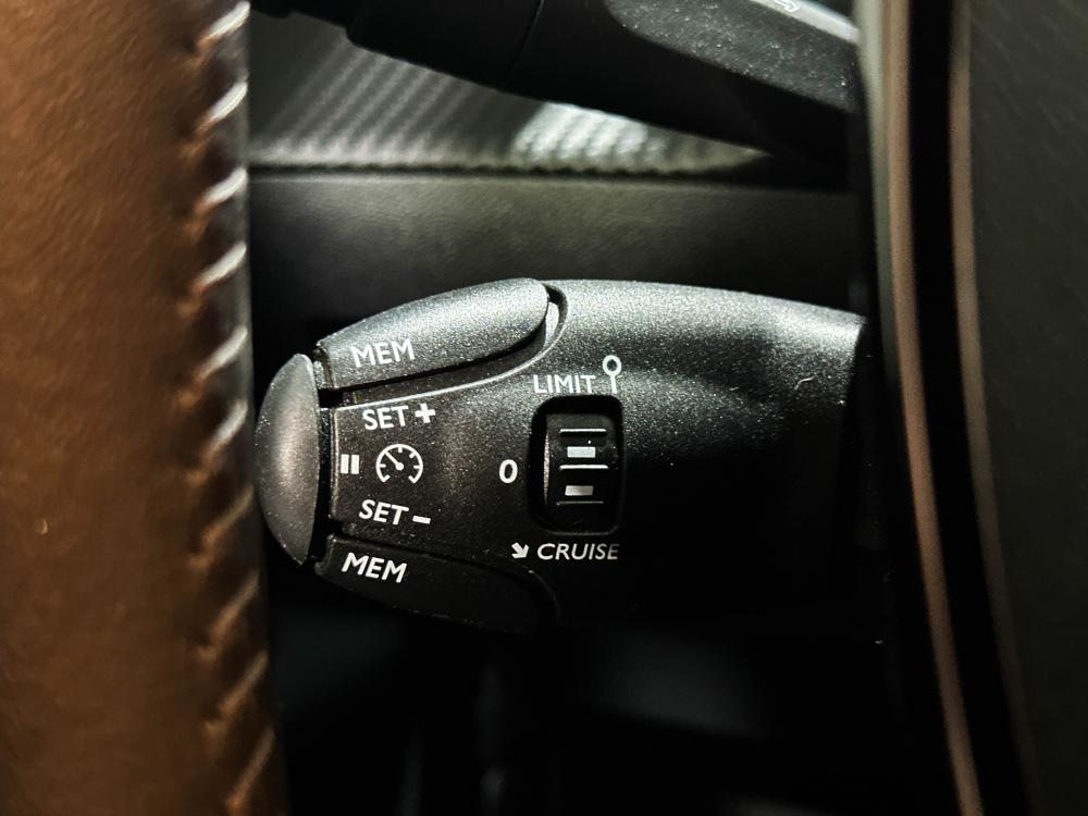 peugeot-2008-2023-gasolina-1199cc