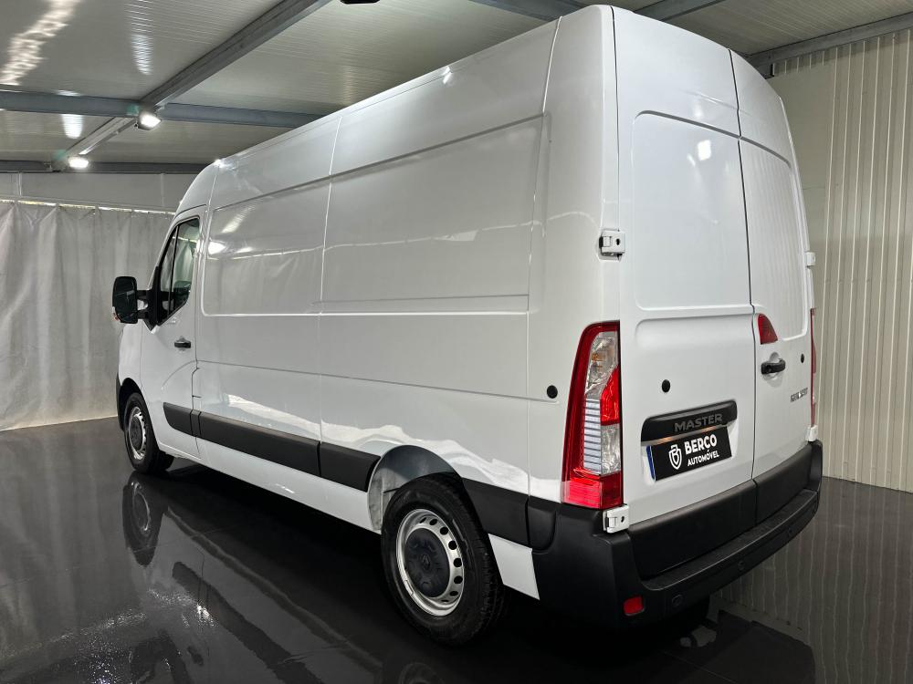 renault-master-2024-diesel-2299cc