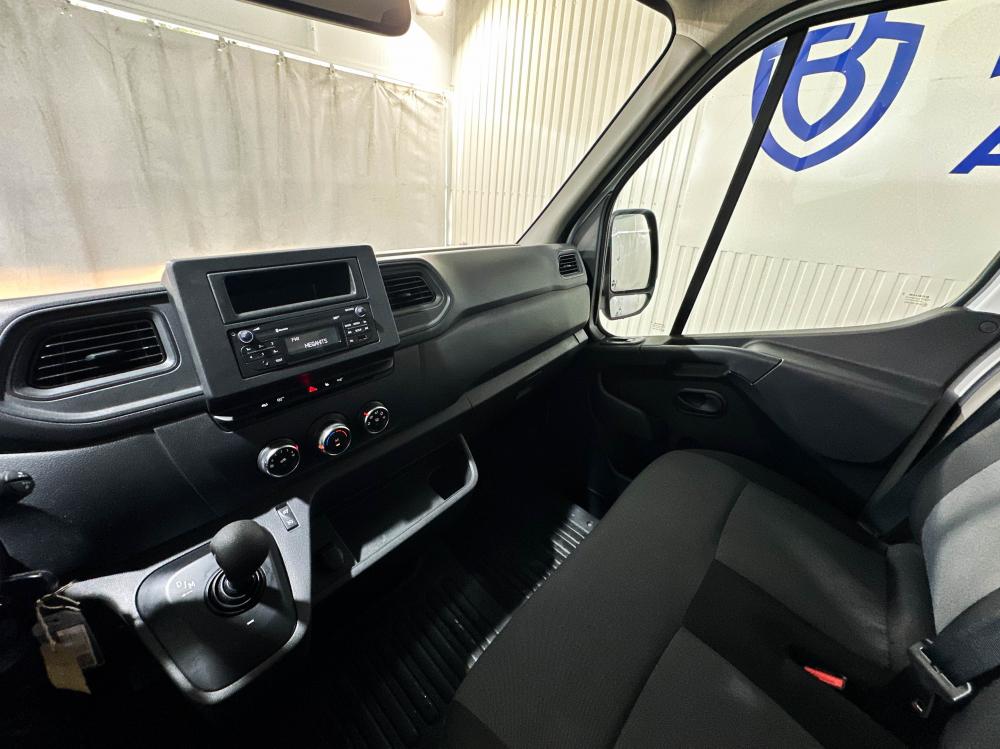 renault-master-2024-diesel-2299cc