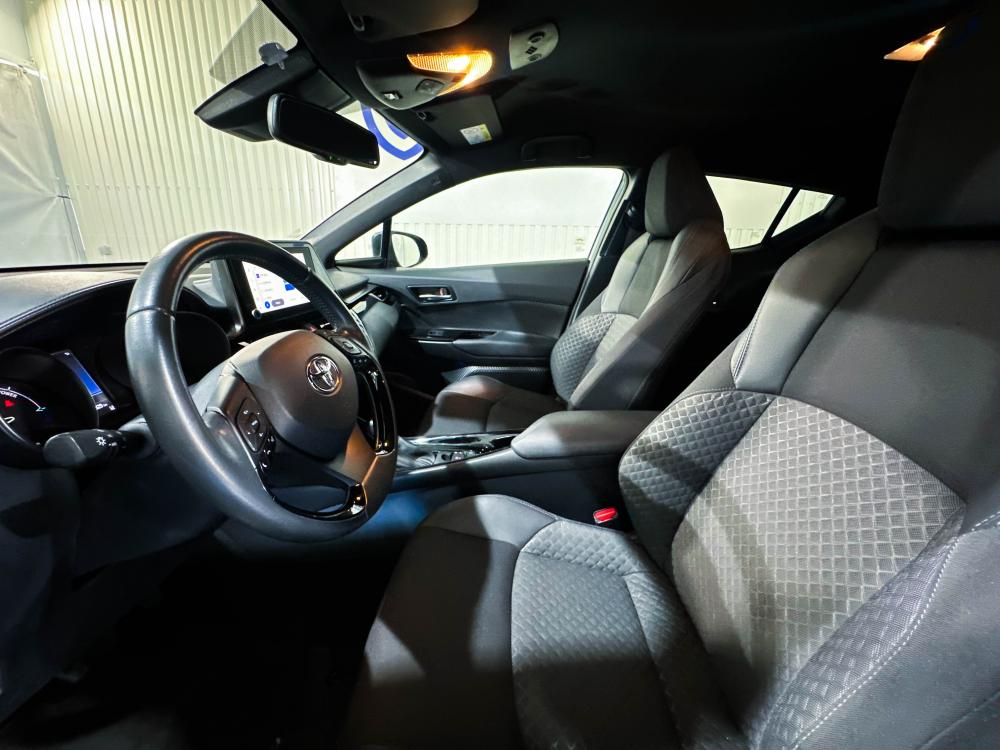 toyota-c-hr-2023-hibrido-a-gasolina-1798cc