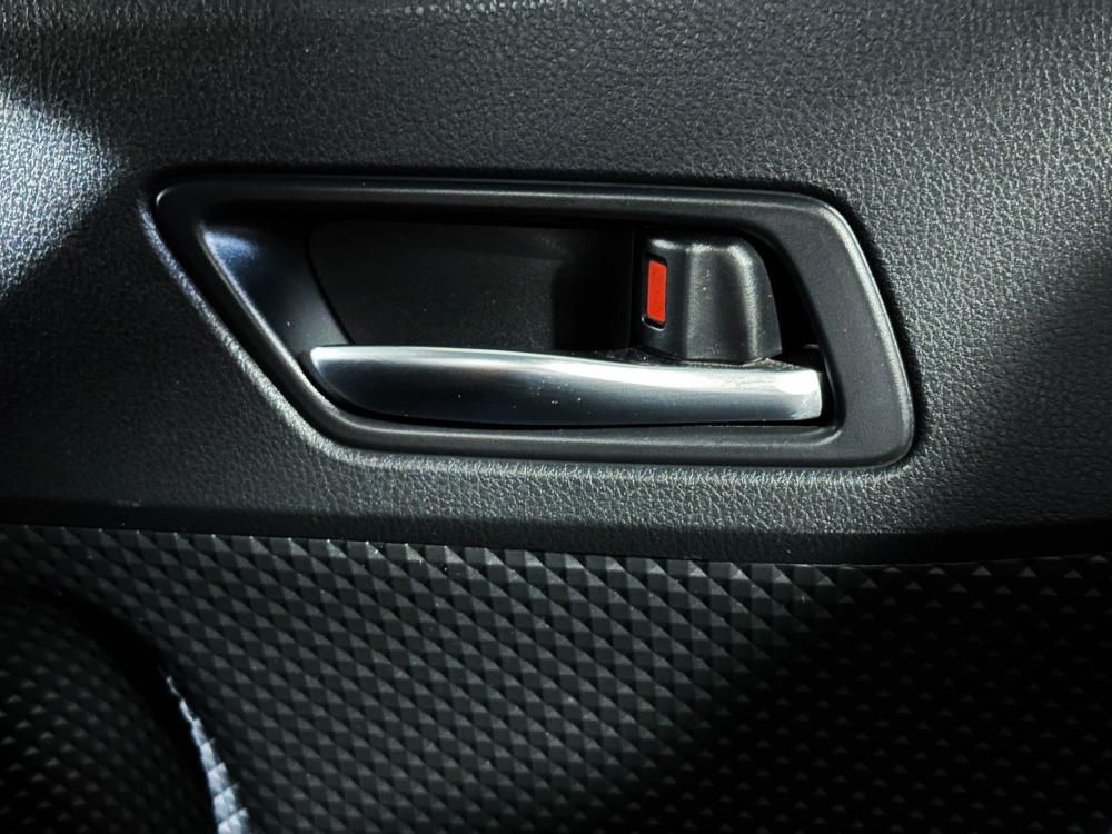 toyota-c-hr-2023-hibrido-a-gasolina-1798cc