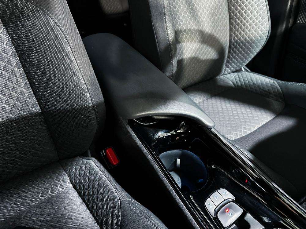 toyota-c-hr-2023-hibrido-a-gasolina-1798cc
