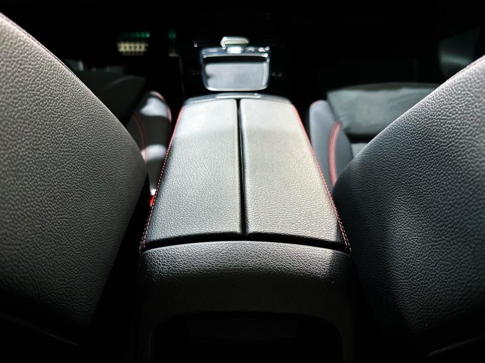 mercedes-benz-cla-2025-hibrido-a-gasolina-1332cc