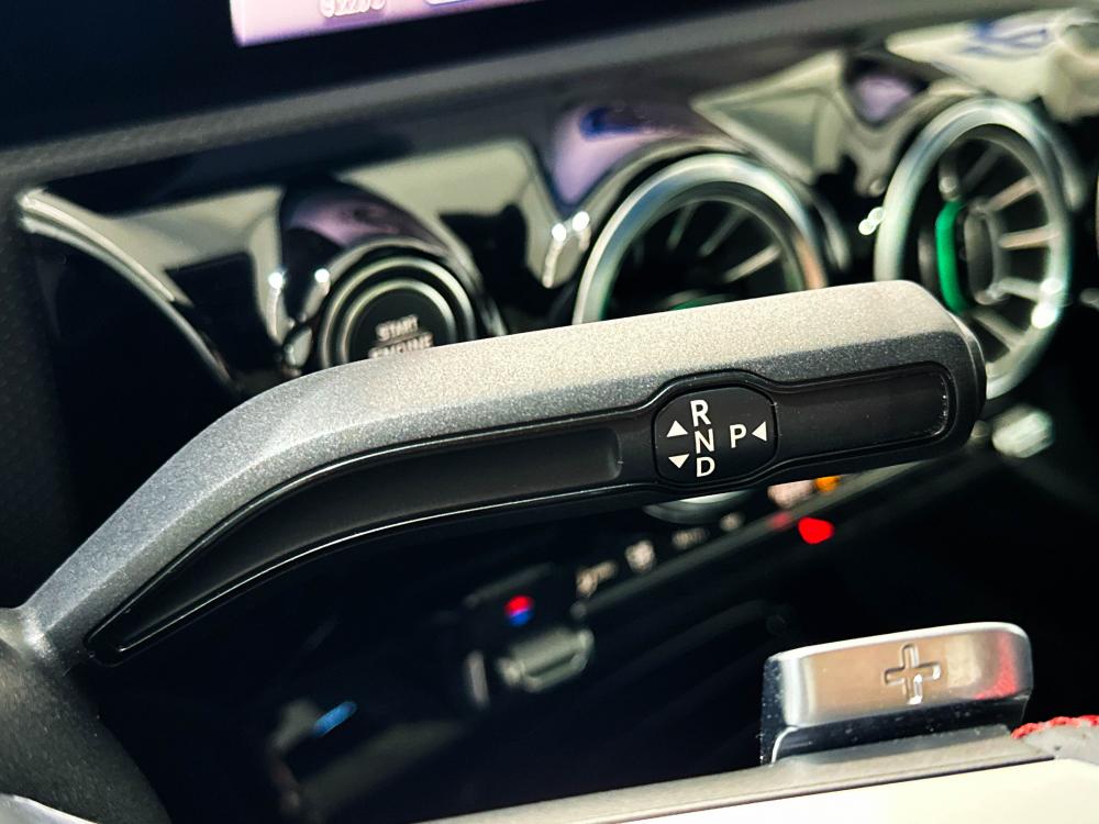 mercedes-benz-cla-2025-hibrido-a-gasolina-1332cc