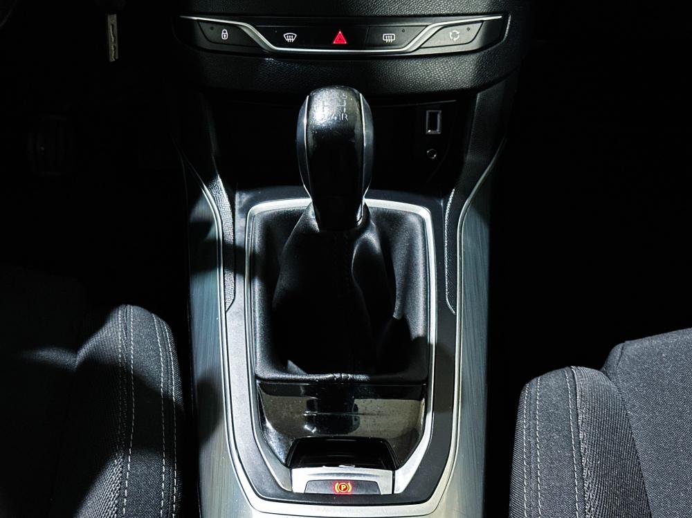peugeot-308-2016-gasolina-1199cc