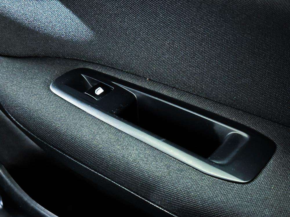 peugeot-308-2016-gasolina-1199cc