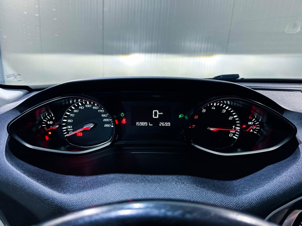 peugeot-308-2016-gasolina-1199cc