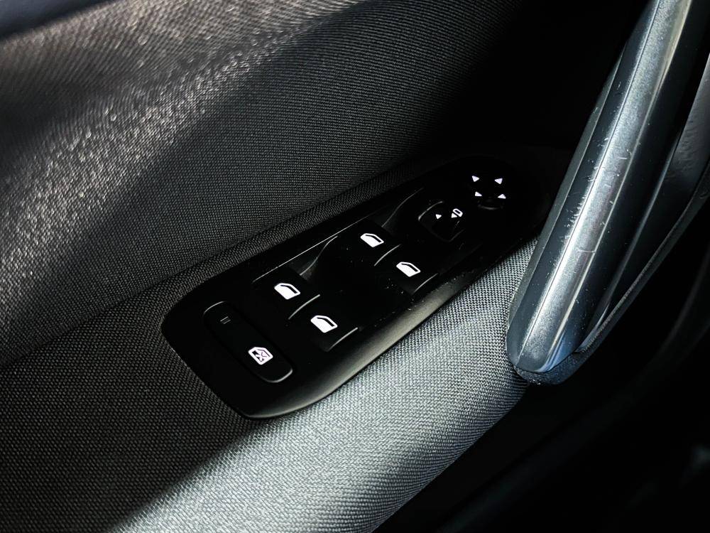 peugeot-308-2016-gasolina-1199cc