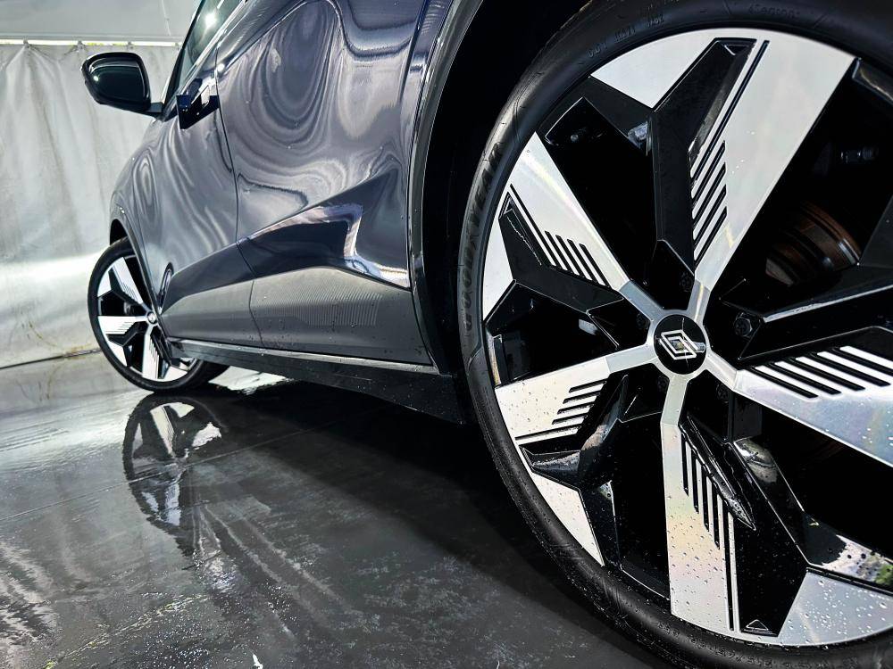 renault-megane-e-tech-2022-eletrico-0cc