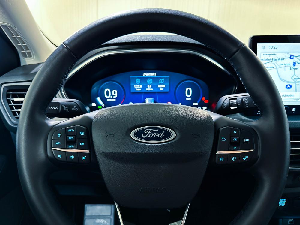 ford-focus-2025-gasolina-999cc