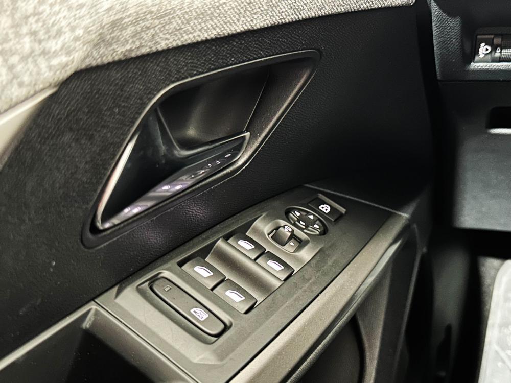 peugeot-5008-2024-gasolina-1199cc