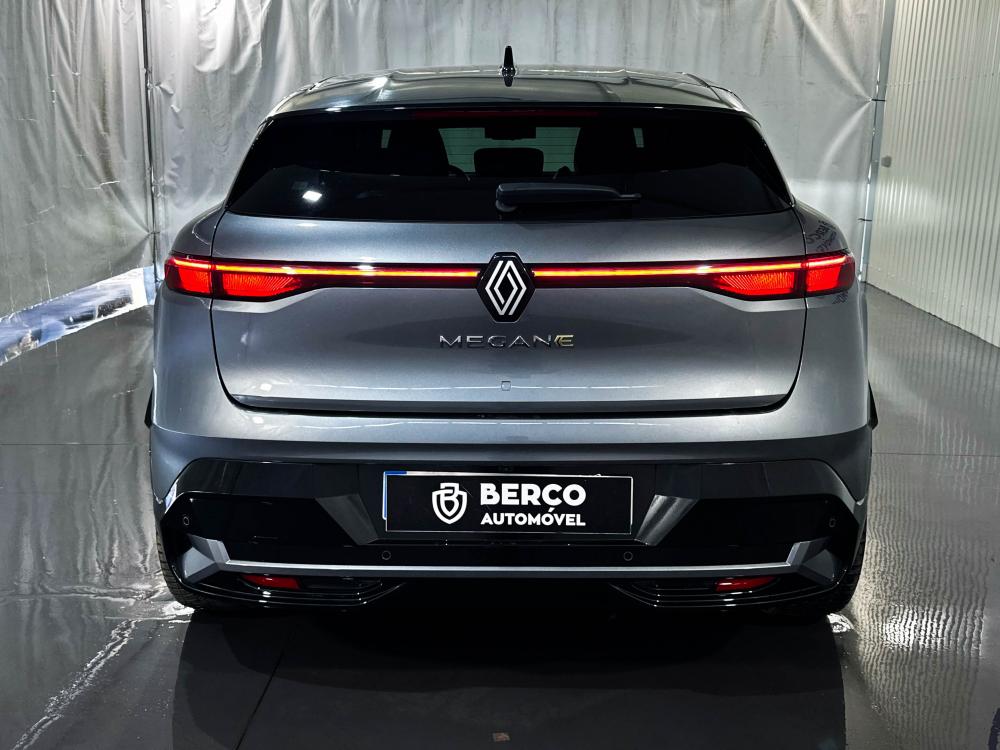 renault-megane-e-tech-2022-eletrico-0cc
