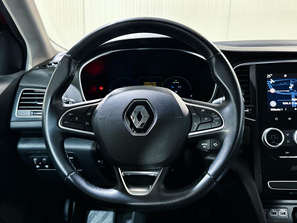 renault-megane-2022-hibrido-a-diesel-1598cc