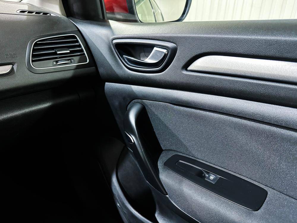 renault-megane-2022-hibrido-a-diesel-1598cc