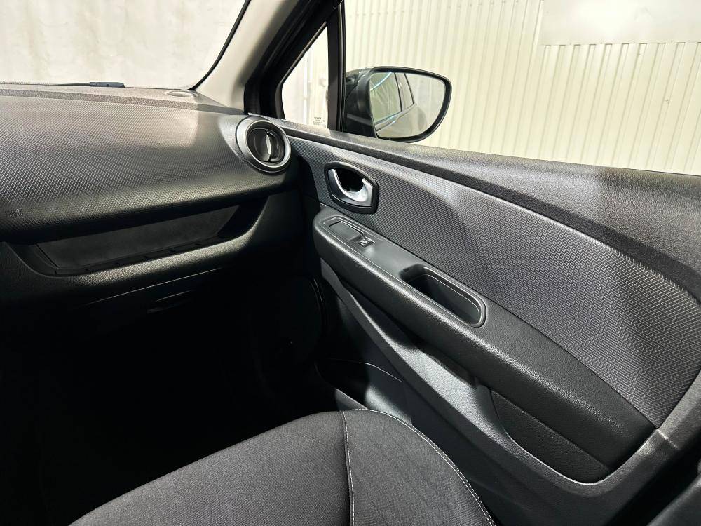 renault-clio-sport-tourer-2017-diesel-1461cc