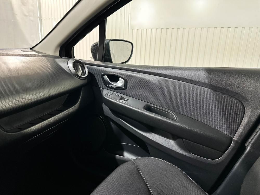 renault-clio-sport-tourer-2017-diesel-1461cc